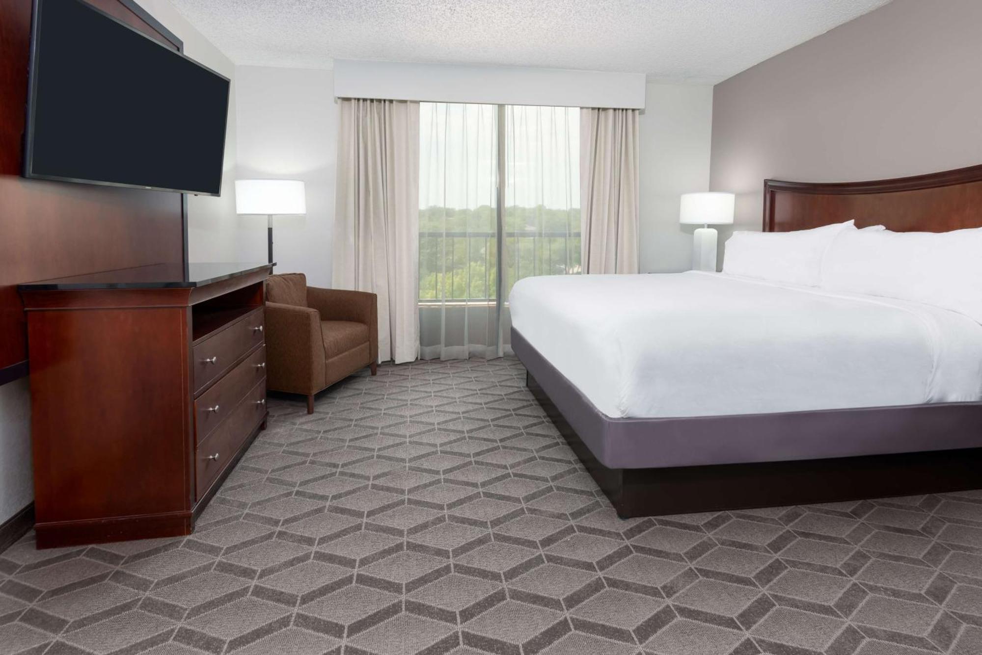 Embassy Suites Dallas - Park Central Area Екстер'єр фото