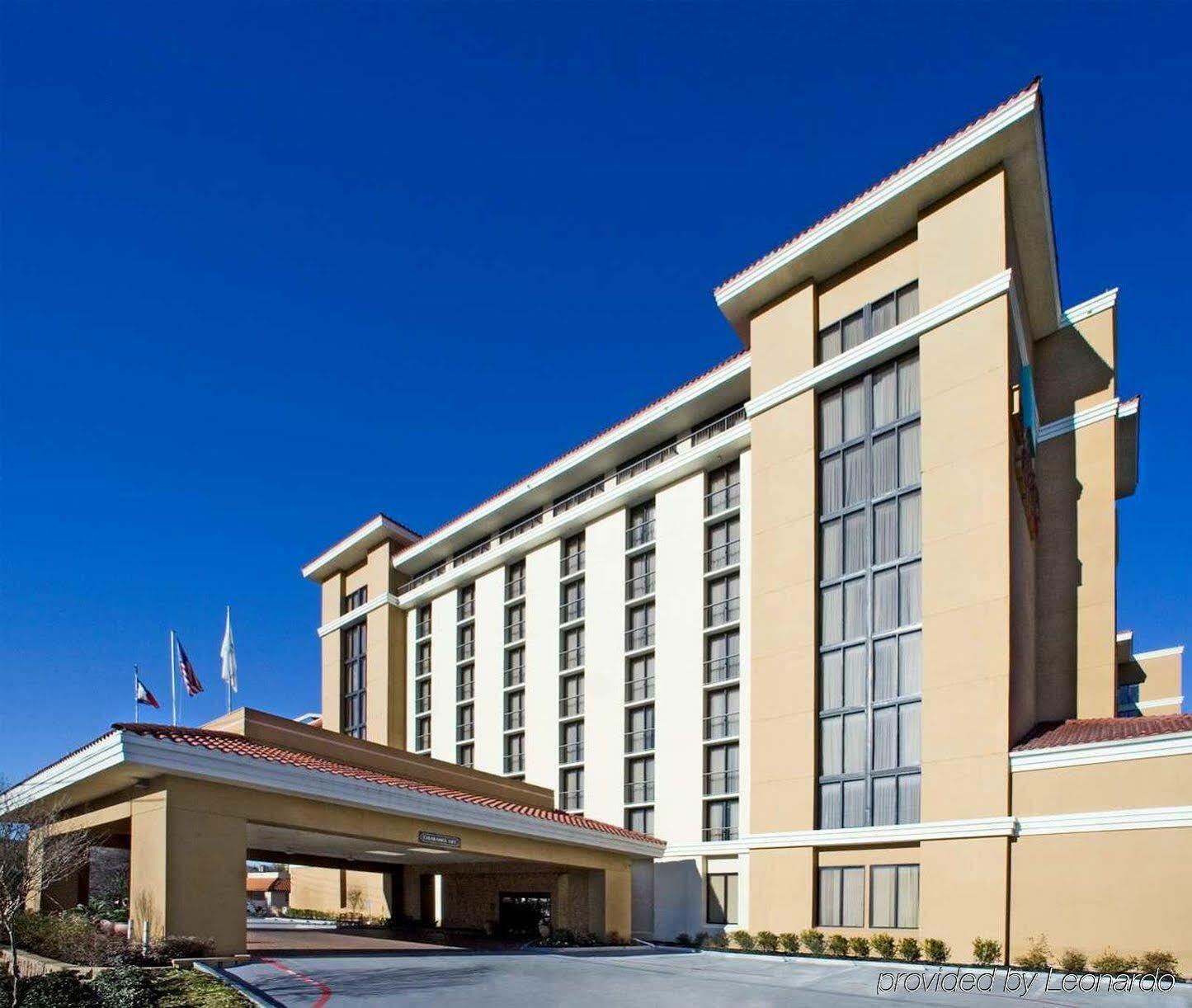 Embassy Suites Dallas - Park Central Area Екстер'єр фото